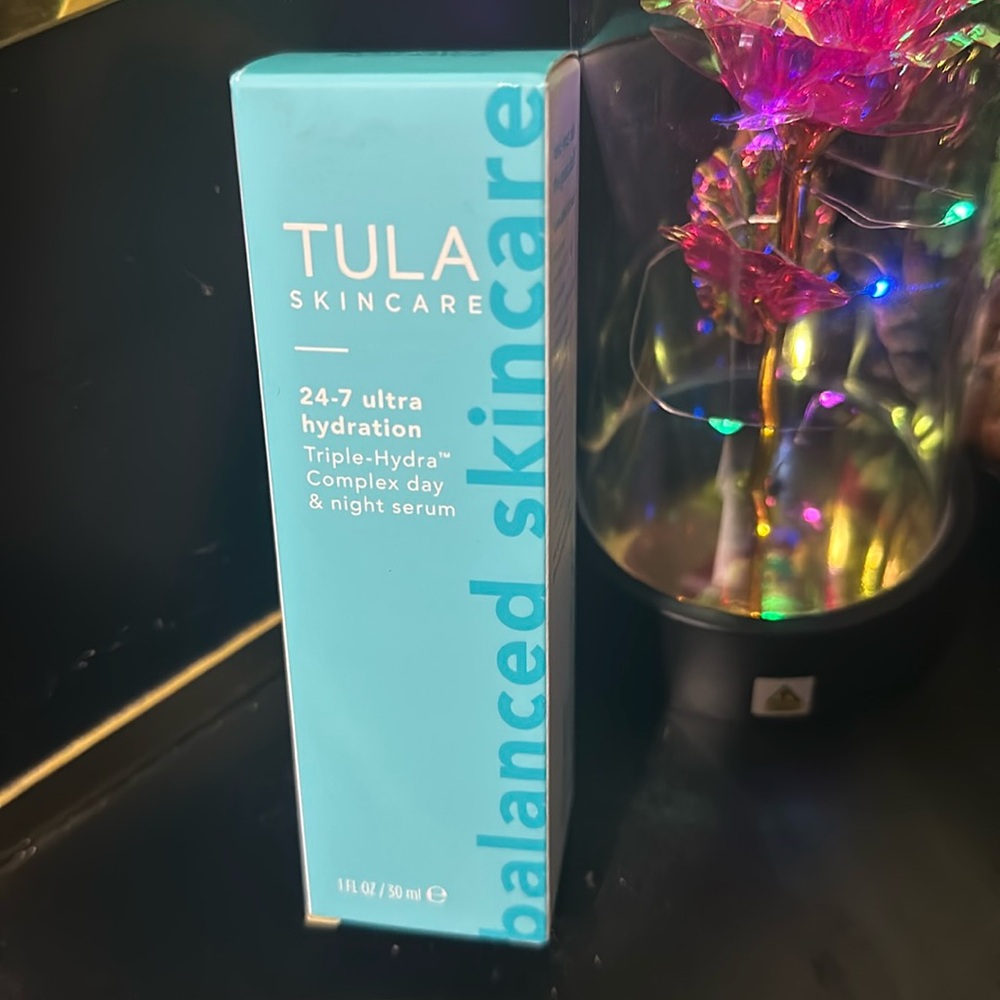 TULA 24-7 ultra hydration
Triple-Hydra Complex day & night serum